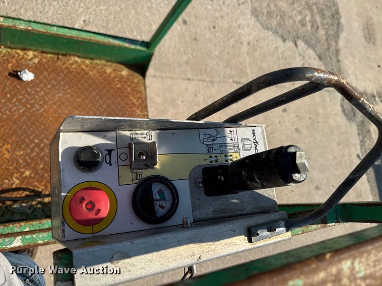 image for item EM2291 Skyjack SJ12 vertical lift