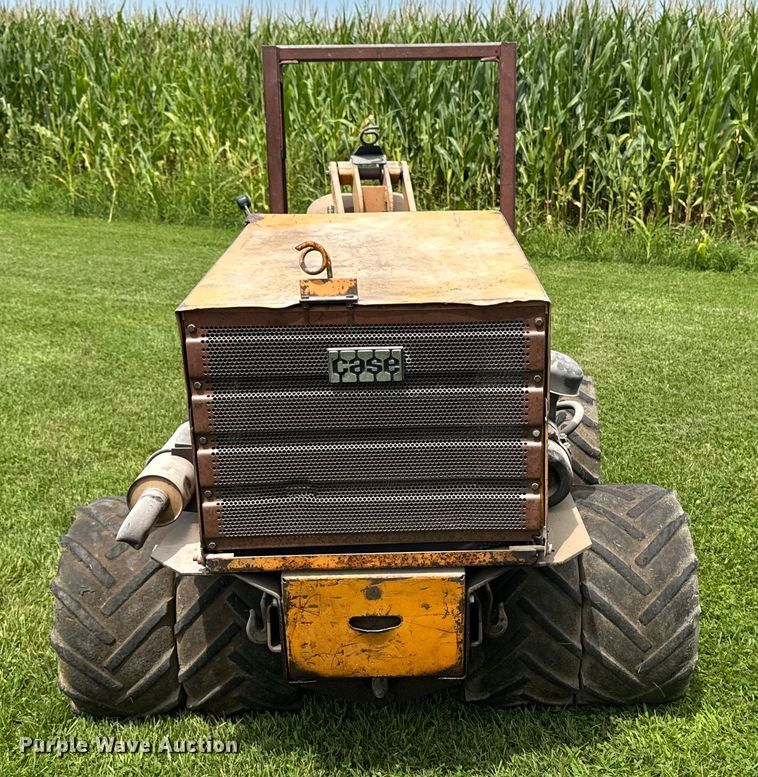 image for item EM2292 1989 Case Maxi sneaker series B vibratory cable plow