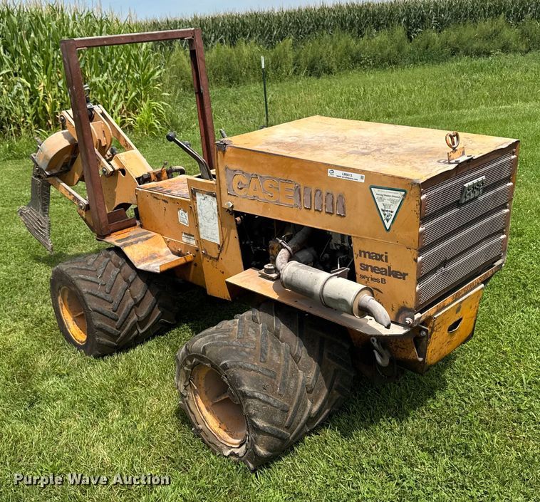 image for item EM2292 1989 Case Maxi sneaker series B vibratory cable plow