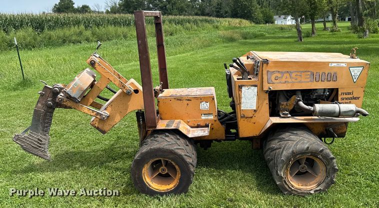 image for item EM2292 1989 Case Maxi sneaker series B vibratory cable plow