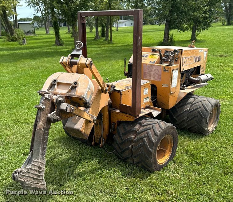 image for item EM2292 1989 Case Maxi sneaker series B vibratory cable plow