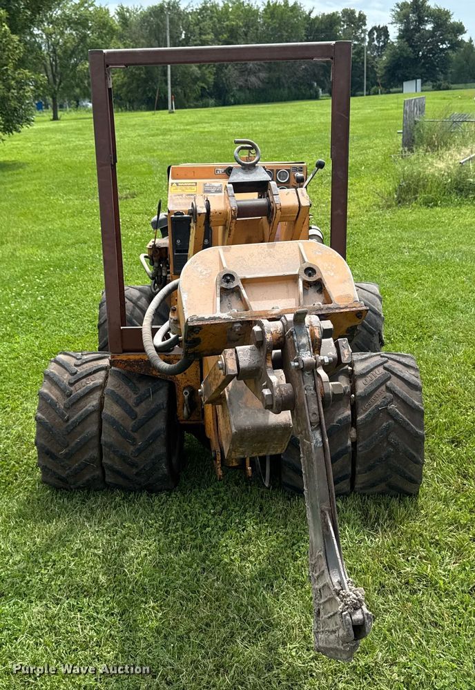 image for item EM2292 1989 Case Maxi sneaker series B vibratory cable plow