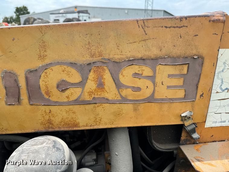 image for item EM2292 1989 Case Maxi sneaker series B vibratory cable plow