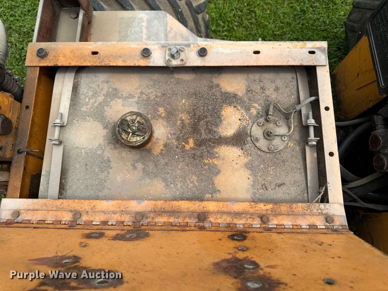 image for item EM2292 1989 Case Maxi sneaker series B vibratory cable plow