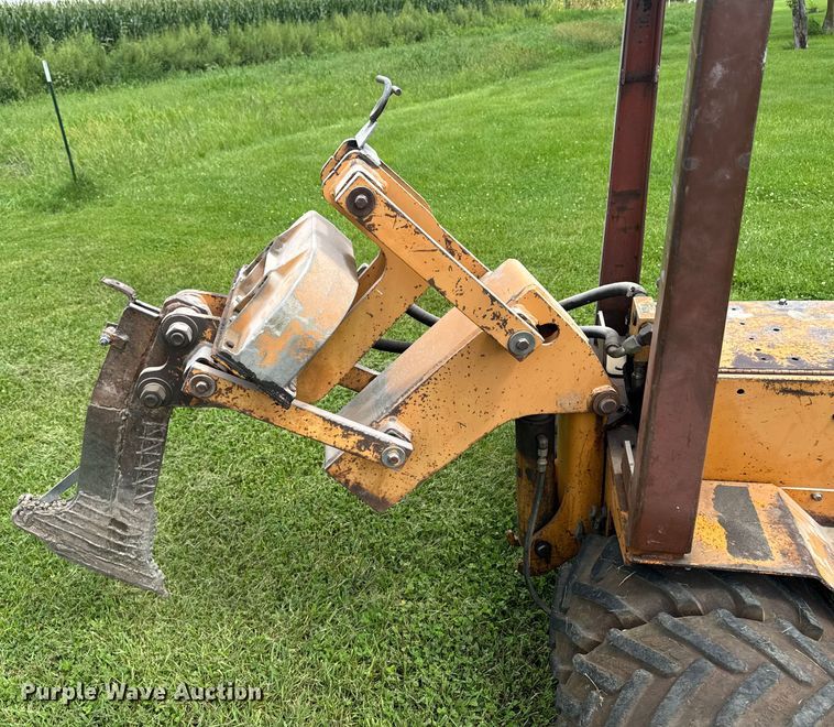 image for item EM2292 1989 Case Maxi sneaker series B vibratory cable plow