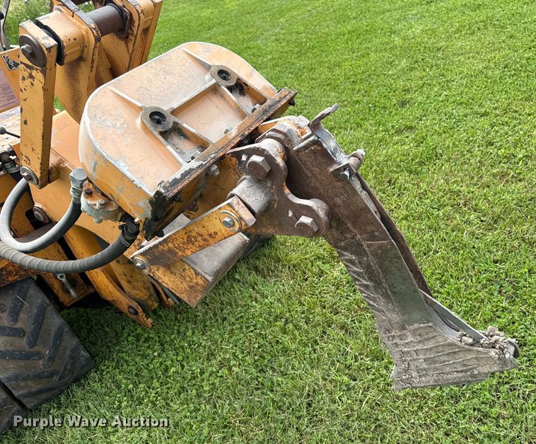 image for item EM2292 1989 Case Maxi sneaker series B vibratory cable plow