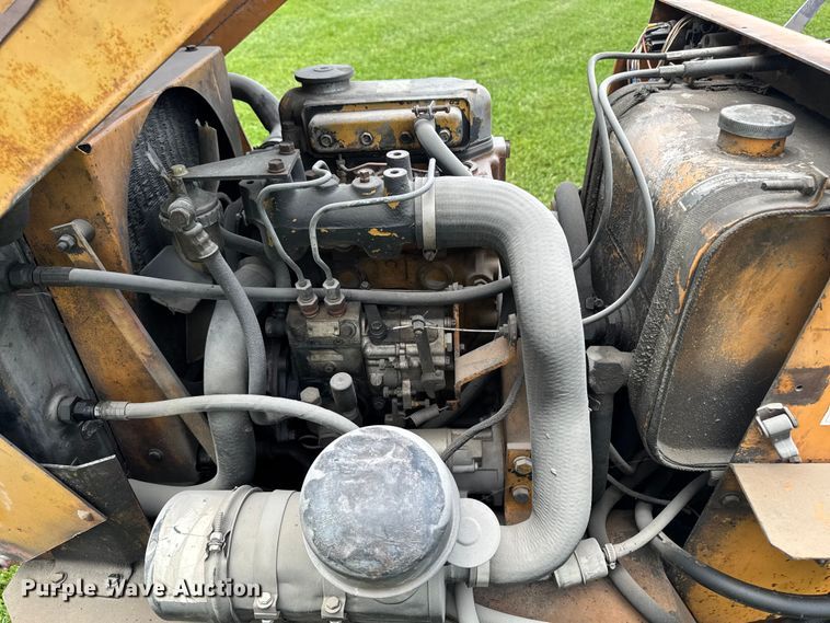 image for item EM2292 1989 Case Maxi sneaker series B vibratory cable plow