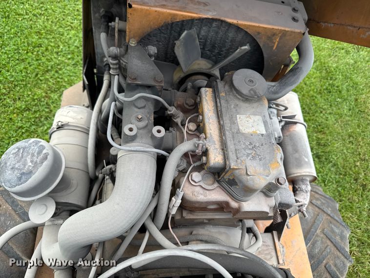 image for item EM2292 1989 Case Maxi sneaker series B vibratory cable plow