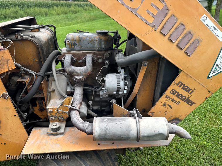 image for item EM2292 1989 Case Maxi sneaker series B vibratory cable plow