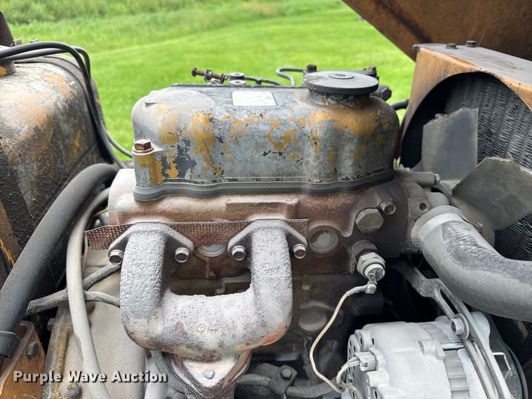 image for item EM2292 1989 Case Maxi sneaker series B vibratory cable plow