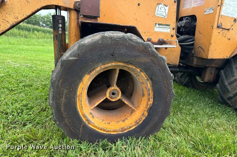 image for item EM2292 1989 Case Maxi sneaker series B vibratory cable plow