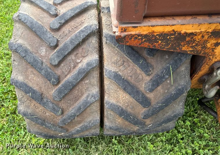 image for item EM2292 1989 Case Maxi sneaker series B vibratory cable plow