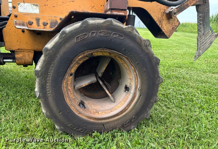 image for item EM2292 1989 Case Maxi sneaker series B vibratory cable plow