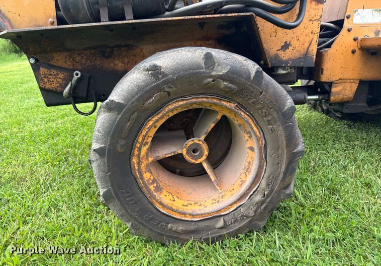 image for item EM2292 1989 Case Maxi sneaker series B vibratory cable plow