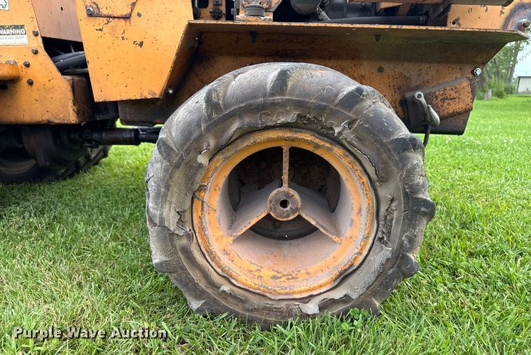 image for item EM2292 1989 Case Maxi sneaker series B vibratory cable plow