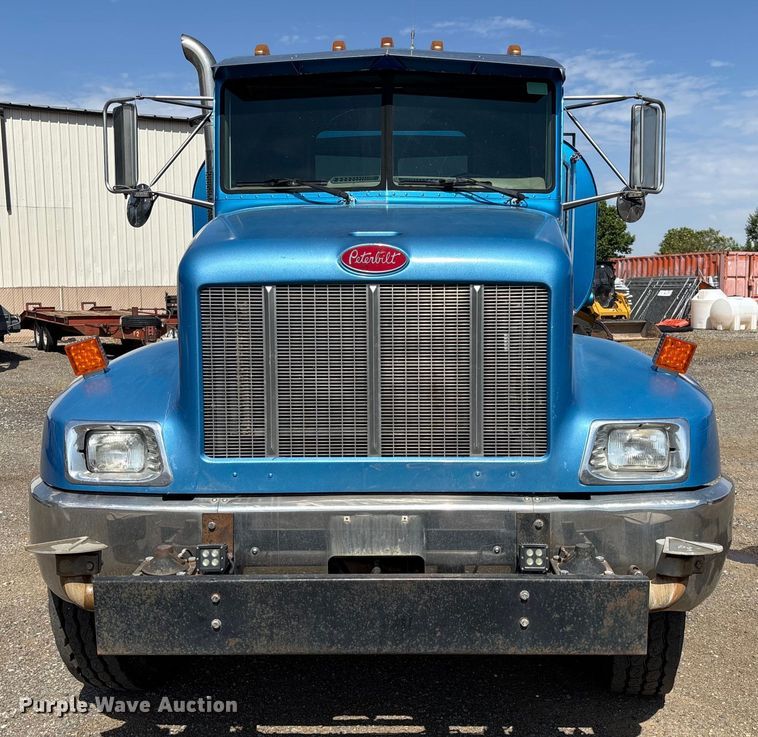 image for item EM5061 2000 Peterbilt 300 water truck