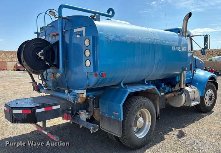 image for item EM5061 2000 Peterbilt 300 water truck