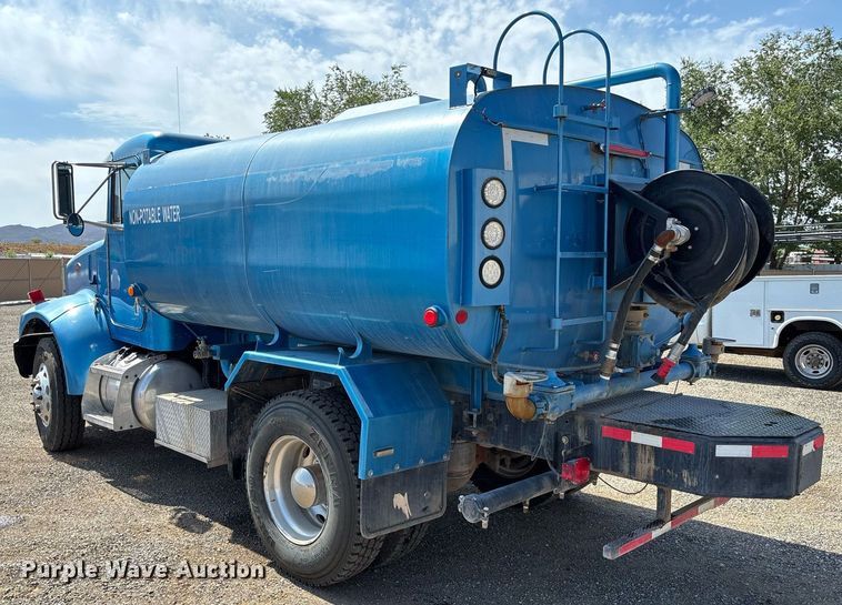 image for item EM5061 2000 Peterbilt 300 water truck