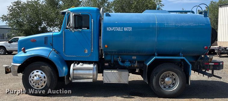 image for item EM5061 2000 Peterbilt 300 water truck