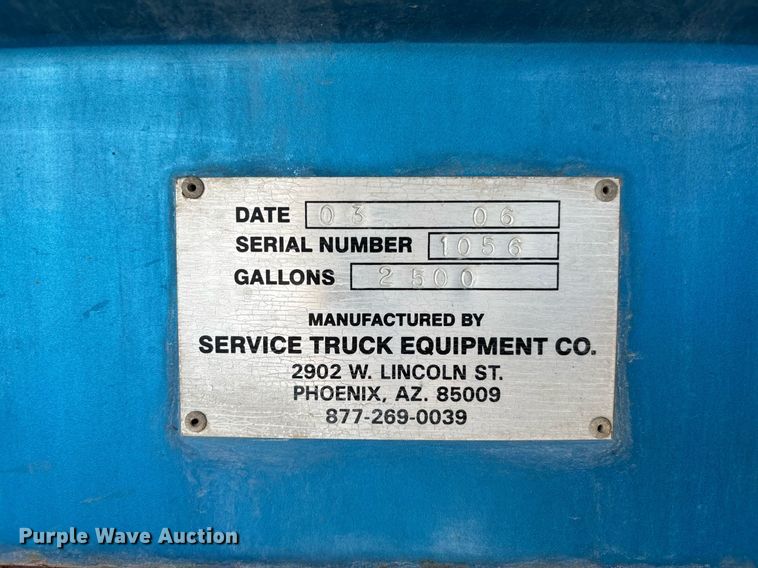 image for item EM5061 2000 Peterbilt 300 water truck