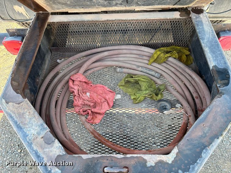 image for item EM5061 2000 Peterbilt 300 water truck