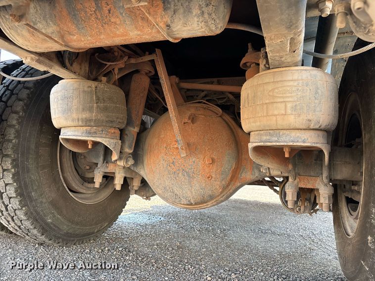 image for item EM5061 2000 Peterbilt 300 water truck