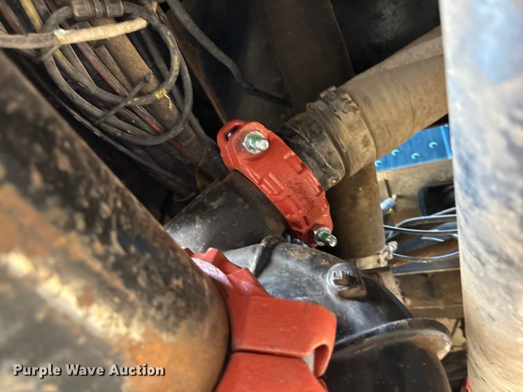 image for item EM5061 2000 Peterbilt 300 water truck