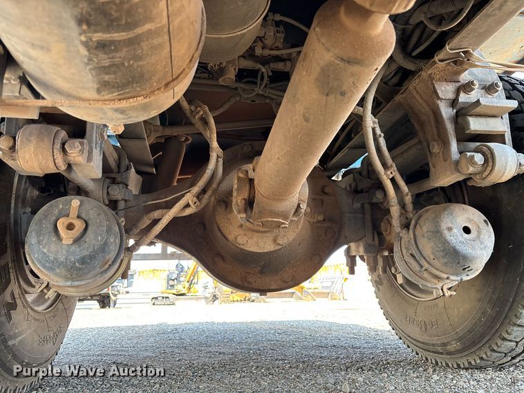 image for item EM5061 2000 Peterbilt 300 water truck