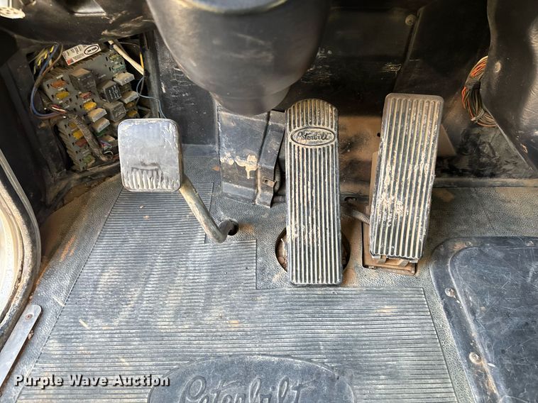 image for item EM5061 2000 Peterbilt 300 water truck