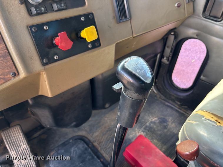 image for item EM5061 2000 Peterbilt 300 water truck