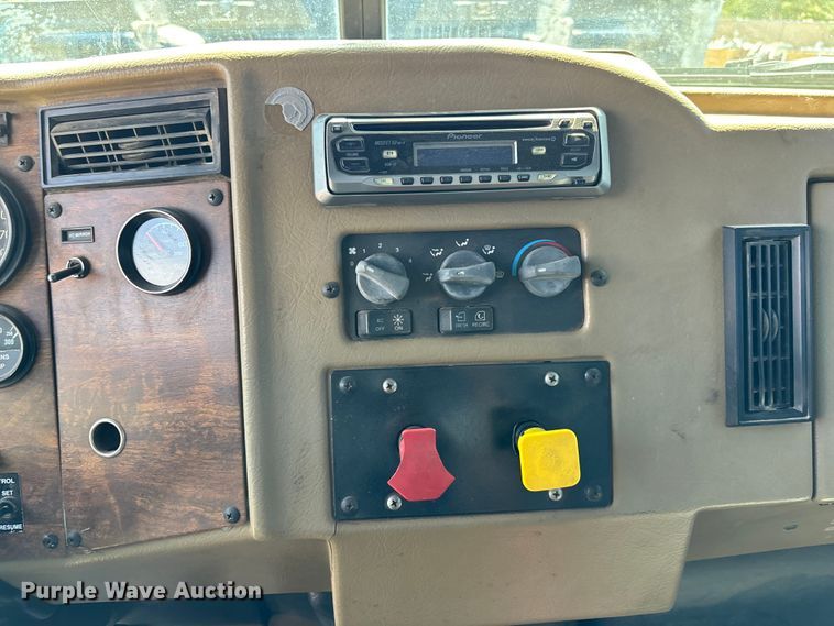 image for item EM5061 2000 Peterbilt 300 water truck