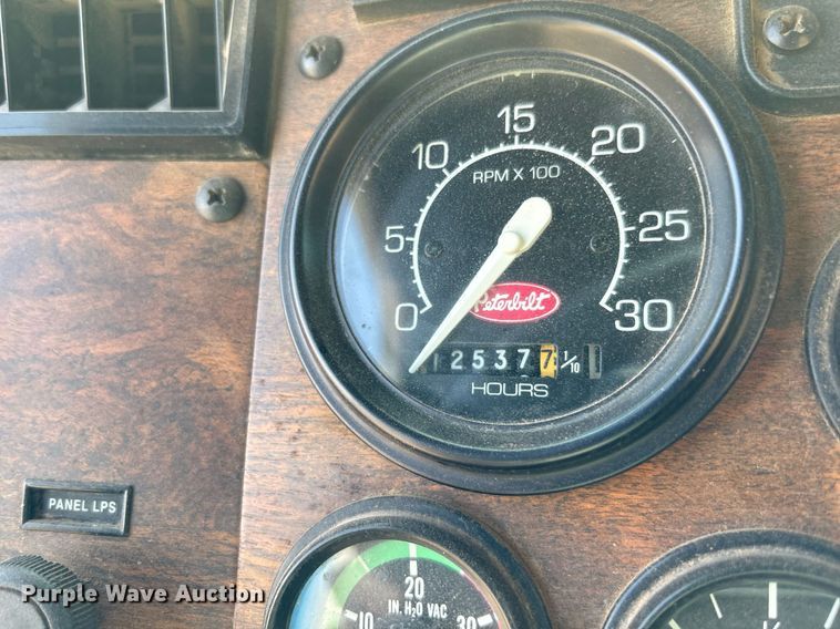 image for item EM5061 2000 Peterbilt 300 water truck