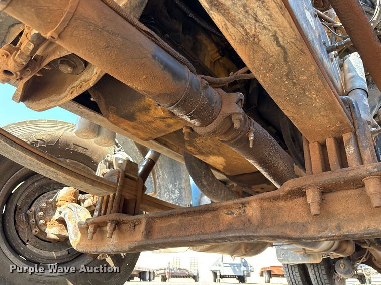 image for item EM5061 2000 Peterbilt 300 water truck