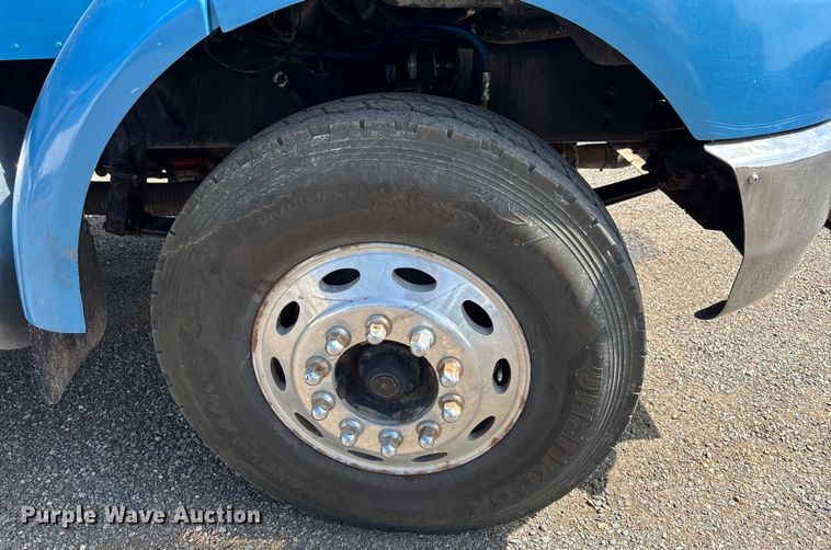 image for item EM5061 2000 Peterbilt 300 water truck