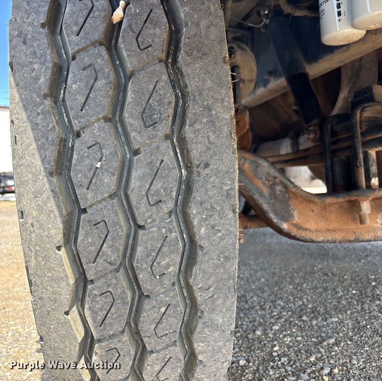 image for item EM5061 2000 Peterbilt 300 water truck