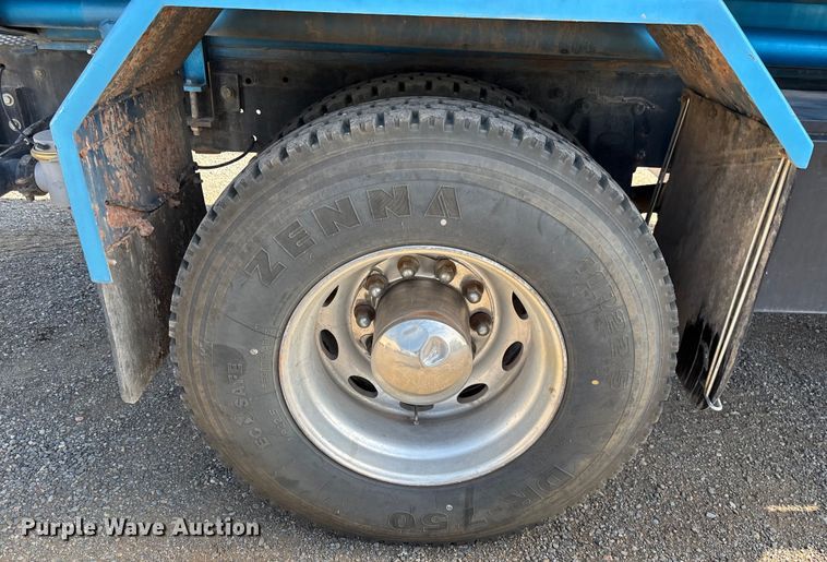 image for item EM5061 2000 Peterbilt 300 water truck