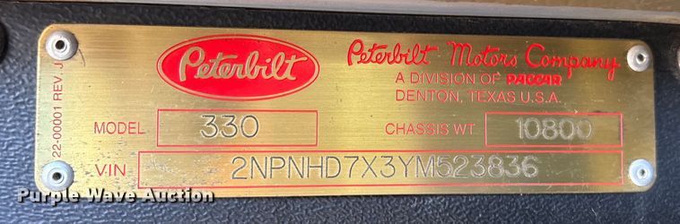 image for item EM5061 2000 Peterbilt 300 water truck