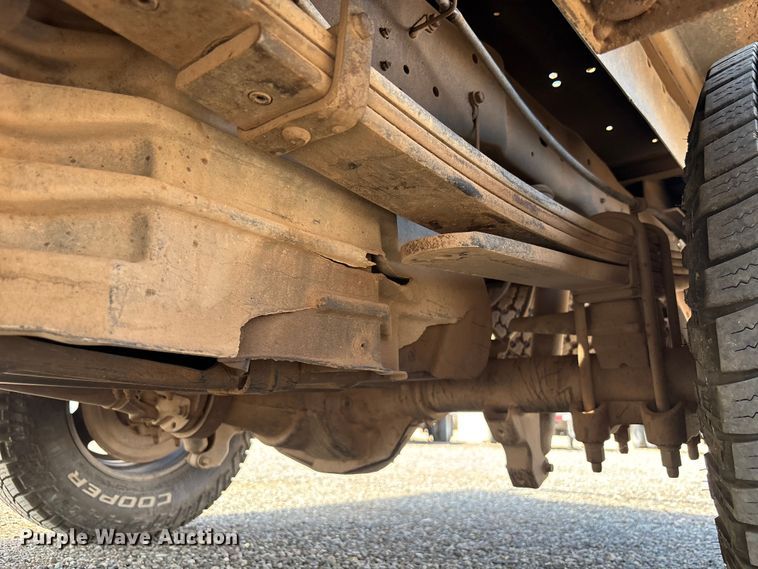 image for item EM5062 2011 Ford F250 Super Duty XL Crew Cab utility bed pickup truck