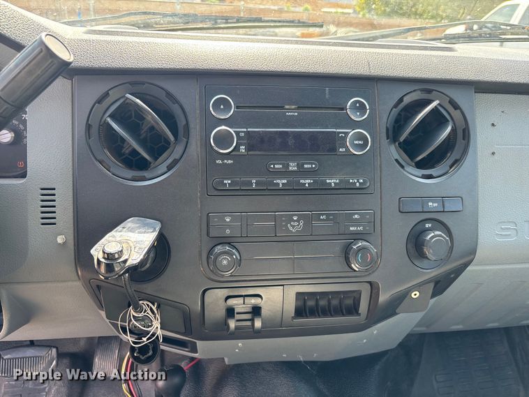 image for item EM5062 2011 Ford F250 Super Duty XL Crew Cab utility bed pickup truck