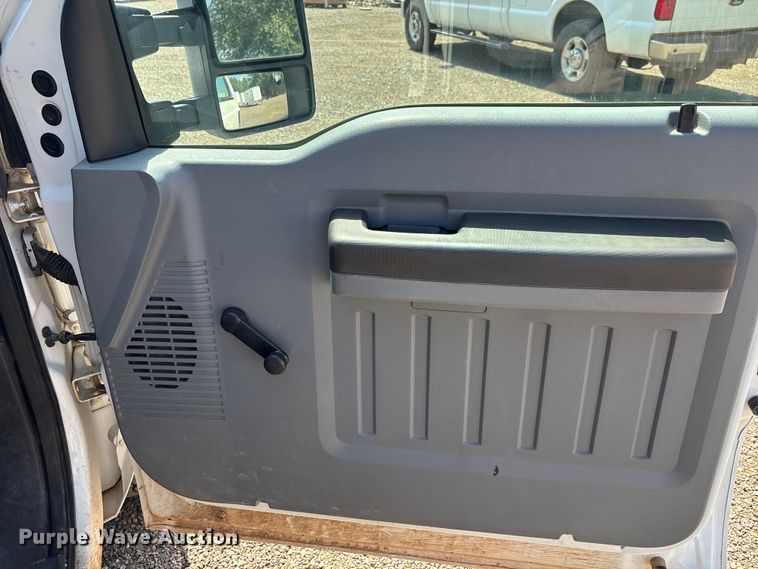 image for item EM5062 2011 Ford F250 Super Duty XL Crew Cab utility bed pickup truck