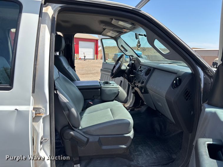 image for item EM5062 2011 Ford F250 Super Duty XL Crew Cab utility bed pickup truck