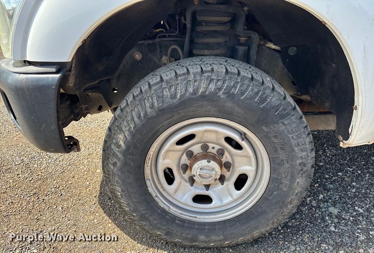 image for item EM5062 2011 Ford F250 Super Duty XL Crew Cab utility bed pickup truck