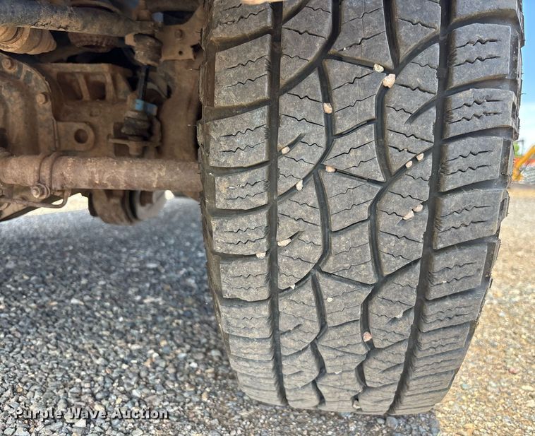 image for item EM5062 2011 Ford F250 Super Duty XL Crew Cab utility bed pickup truck