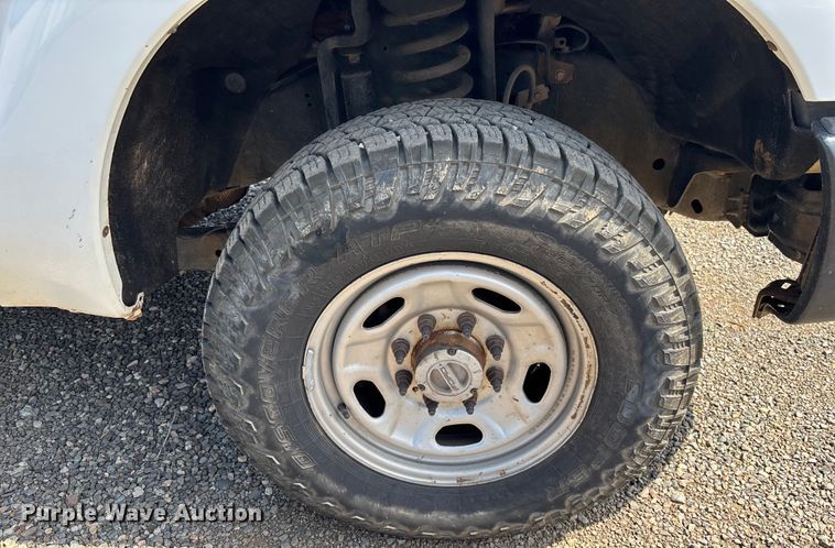 image for item EM5062 2011 Ford F250 Super Duty XL Crew Cab utility bed pickup truck