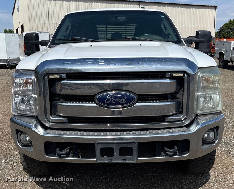 image for item EM5063 2015 Ford F250 Super Duty XLT Crew Cab pickup truck