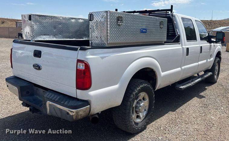 image for item EM5063 2015 Ford F250 Super Duty XLT Crew Cab pickup truck
