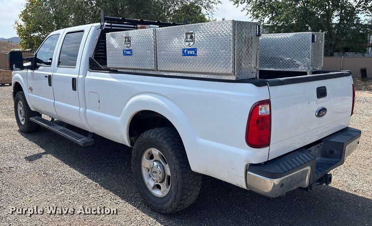 image for item EM5063 2015 Ford F250 Super Duty XLT Crew Cab pickup truck