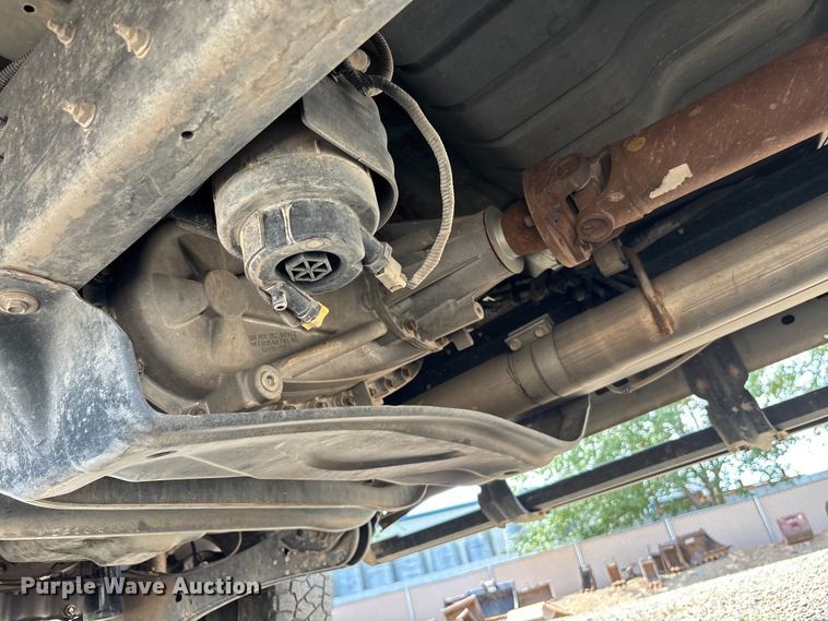 image for item EM5063 2015 Ford F250 Super Duty XLT Crew Cab pickup truck