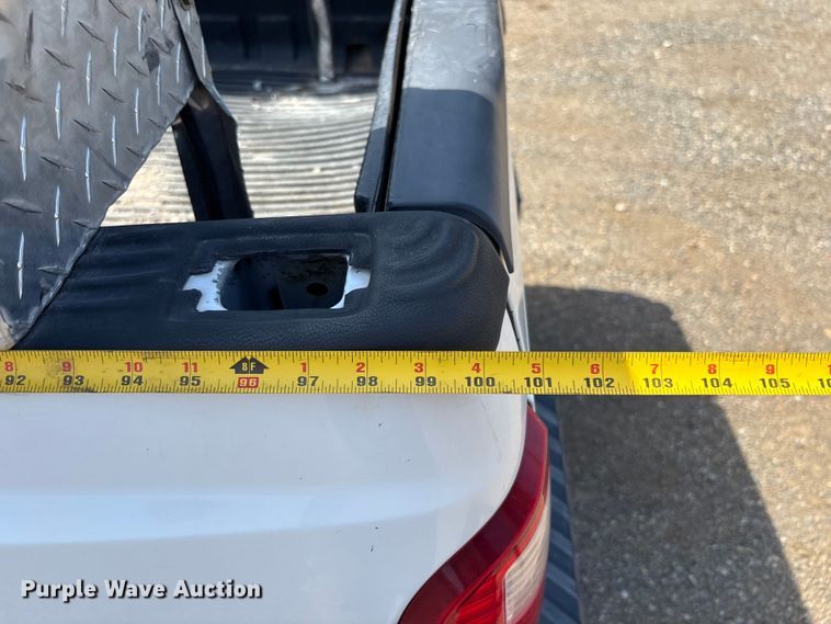 image for item EM5063 2015 Ford F250 Super Duty XLT Crew Cab pickup truck