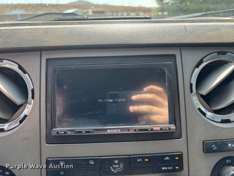 image for item EM5063 2015 Ford F250 Super Duty XLT Crew Cab pickup truck